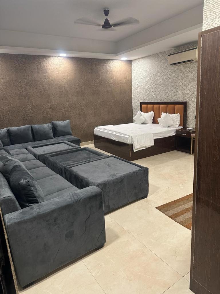 Ceremony Hotel And Banquets Faridabad Luaran gambar