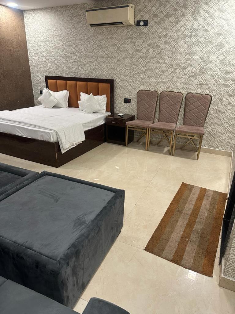 Ceremony Hotel And Banquets Faridabad Luaran gambar